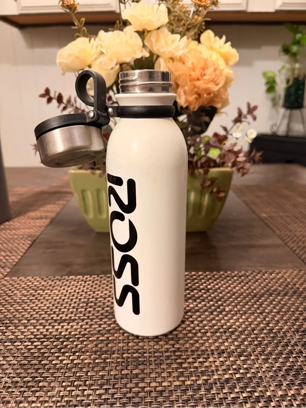 S'cza White Insulated Stainless Water Bottle with Carry Loop